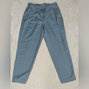 🤑Women’s Croft & Barrow Light Grayish Blue Pants🤑